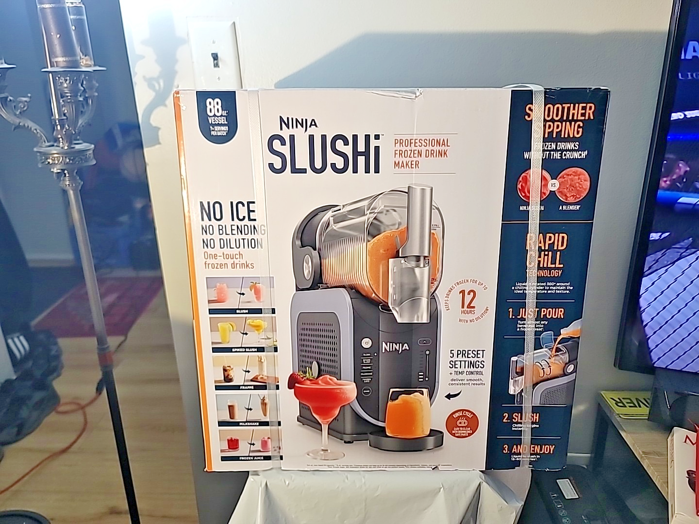 Ninja SLUSHi Professional Frozen Drink Maker FS301 5-in-1 88oz Factory New