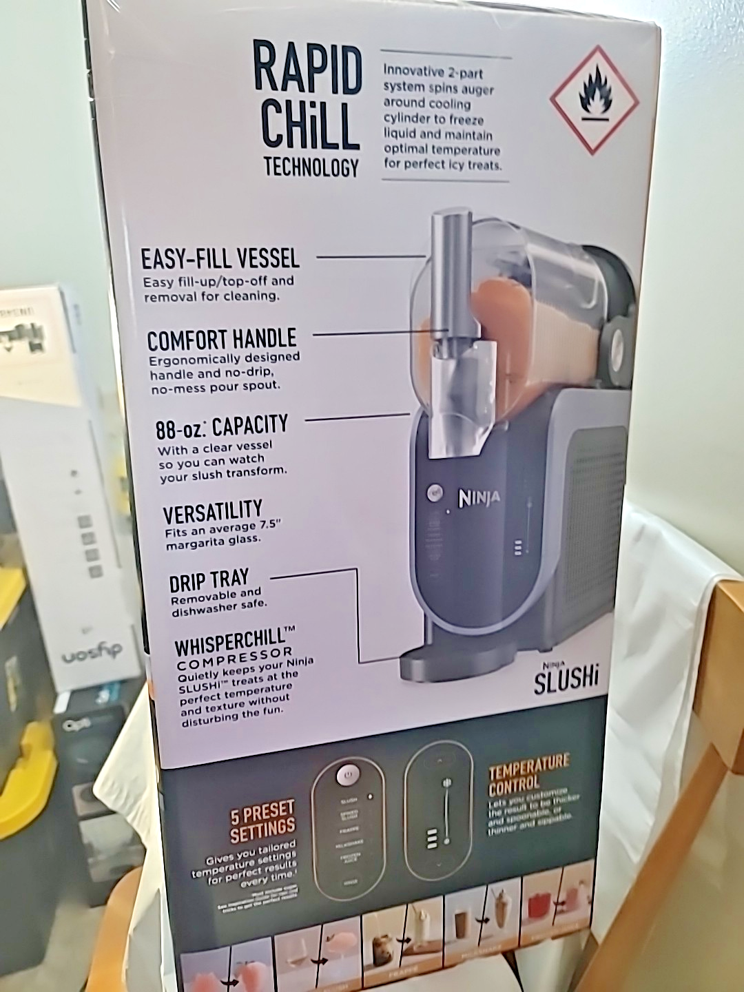 Ninja SLUSHi Professional Frozen Drink Maker FS301 5-in-1 88oz Factory New