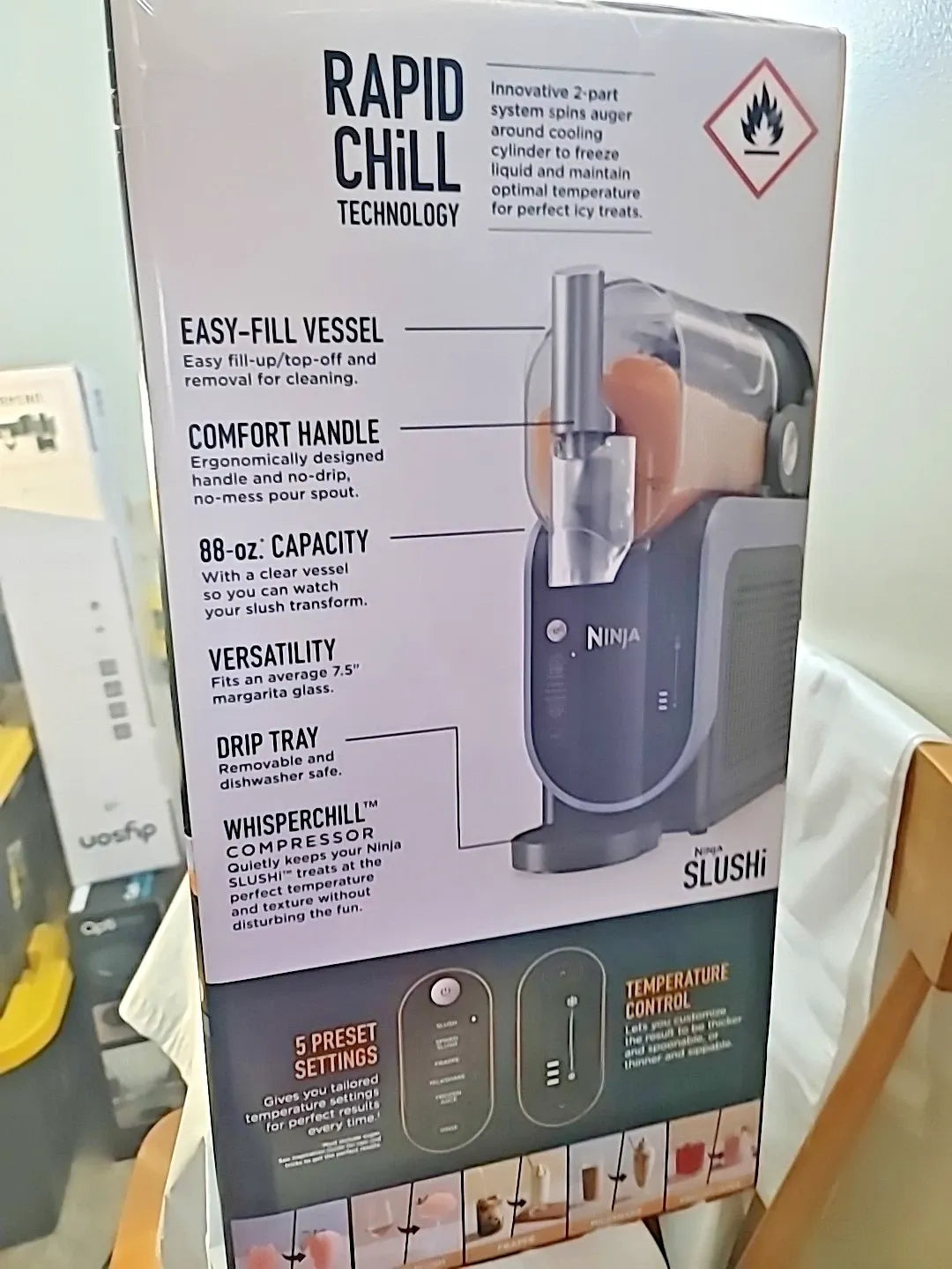 Ninja SLUSHi Professional Frozen Drink Maker FS301 5-in-1 88oz Factory New